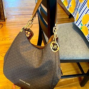 Gorgeous Michael Kors shoulder bag❤️